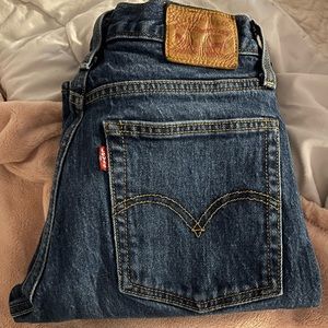Levis wedgie jeans